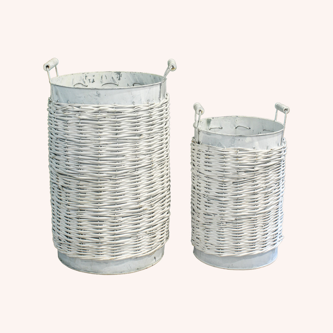 Adorno de Piso Woven Duo – Mimbre y Zinc - BLANCO Y NATURAL SET