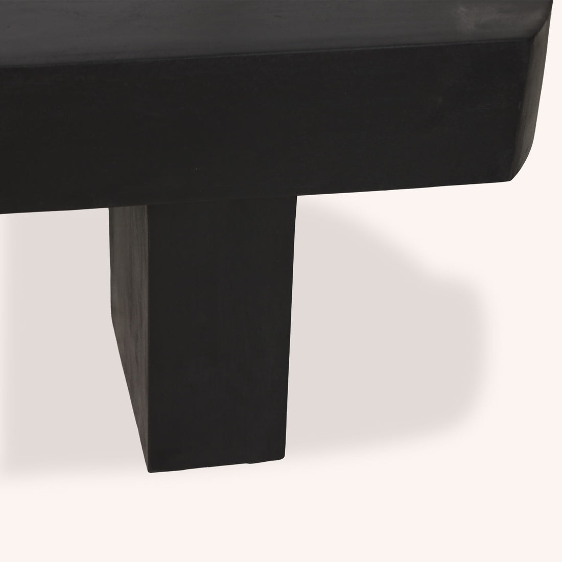 Bench Lal - NEGRO