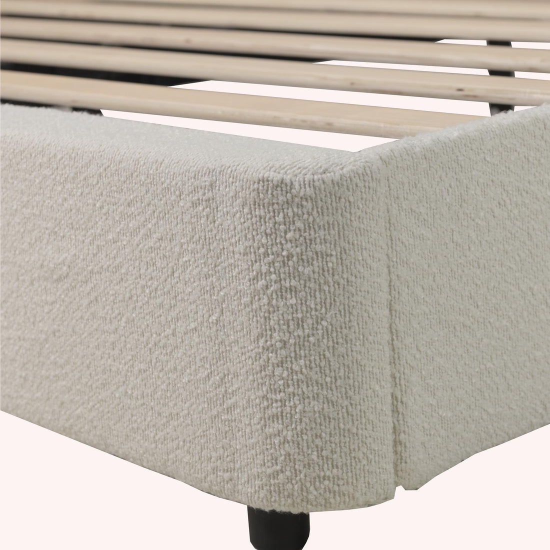 Cama Queen Bensu - CREMA