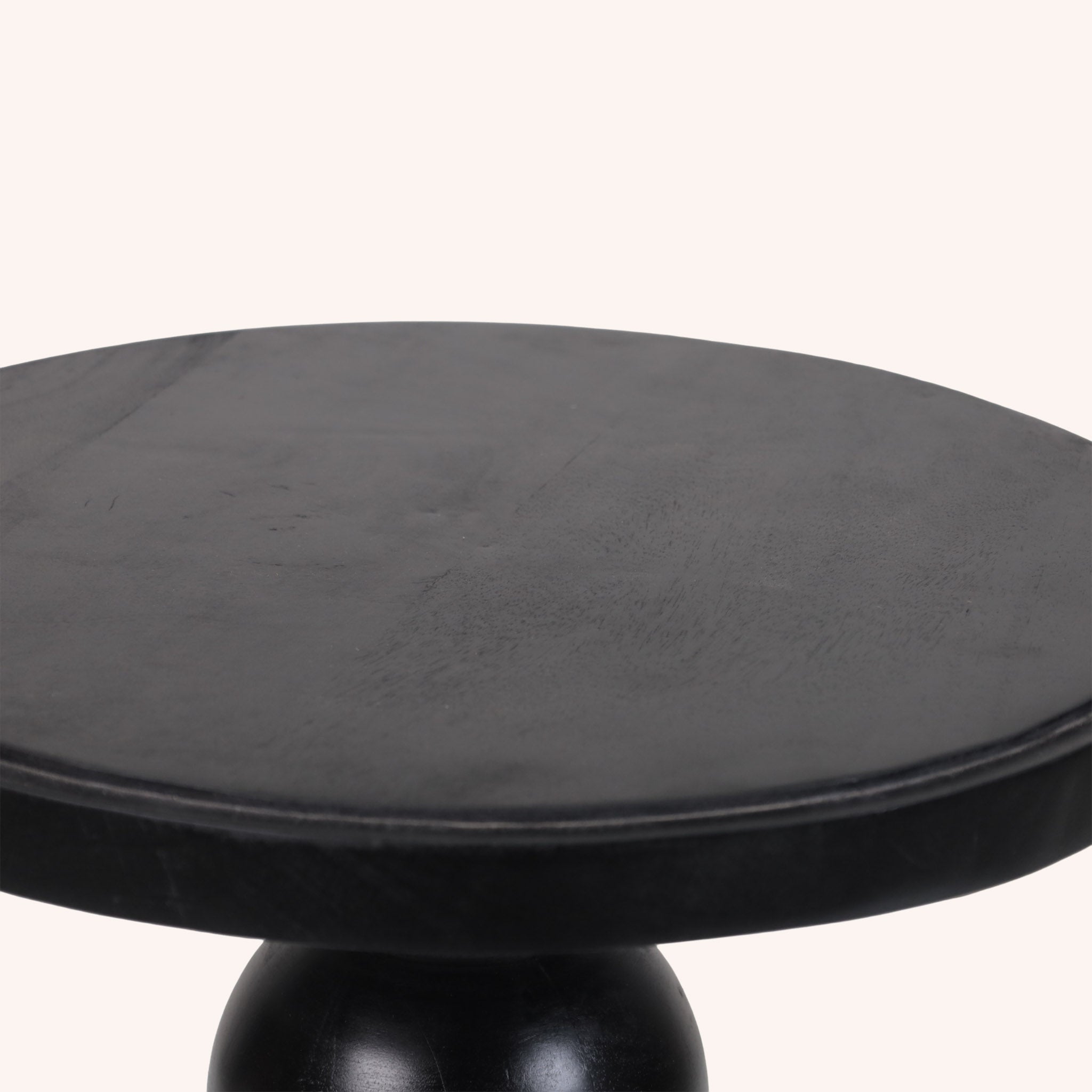 Mesa Lateral Redonda Gandhi - NEGRO