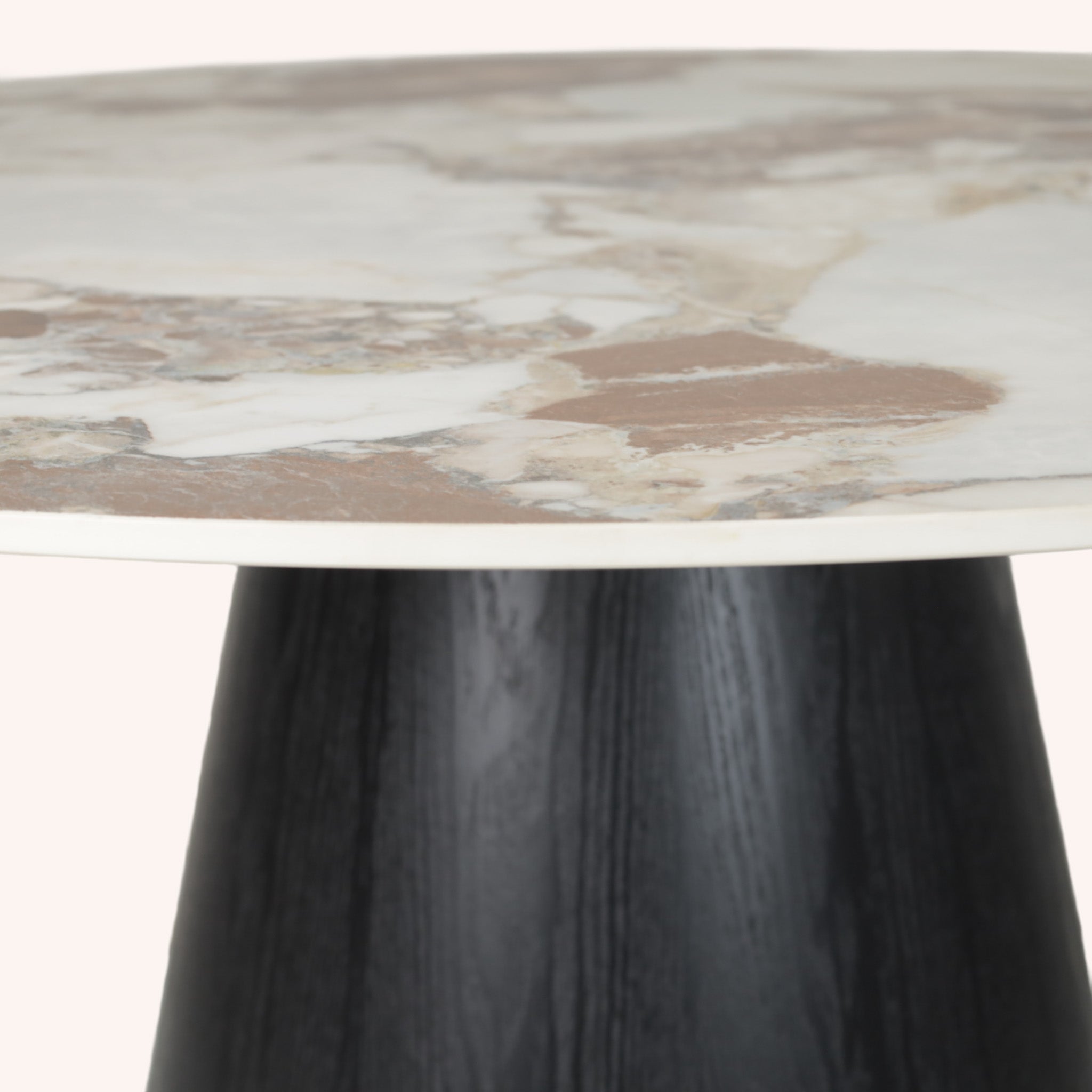 Mesa de Comedor Norad - BLANCO CHOCOLATE  BEIGE Y NEGRO