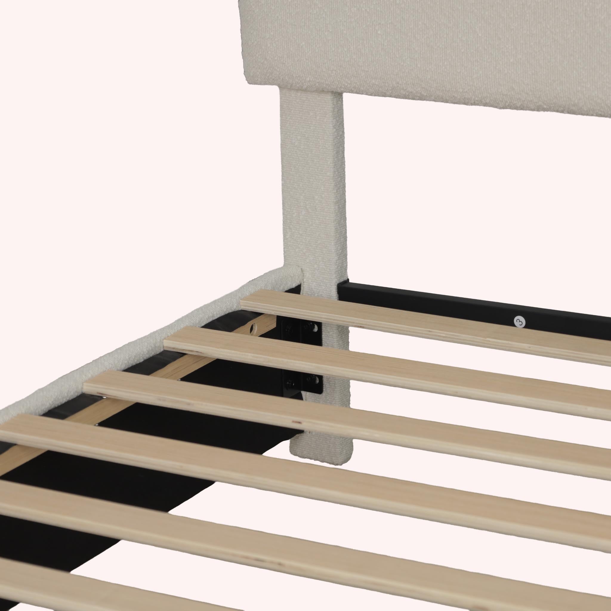Cama Queen Bensu - CREMA