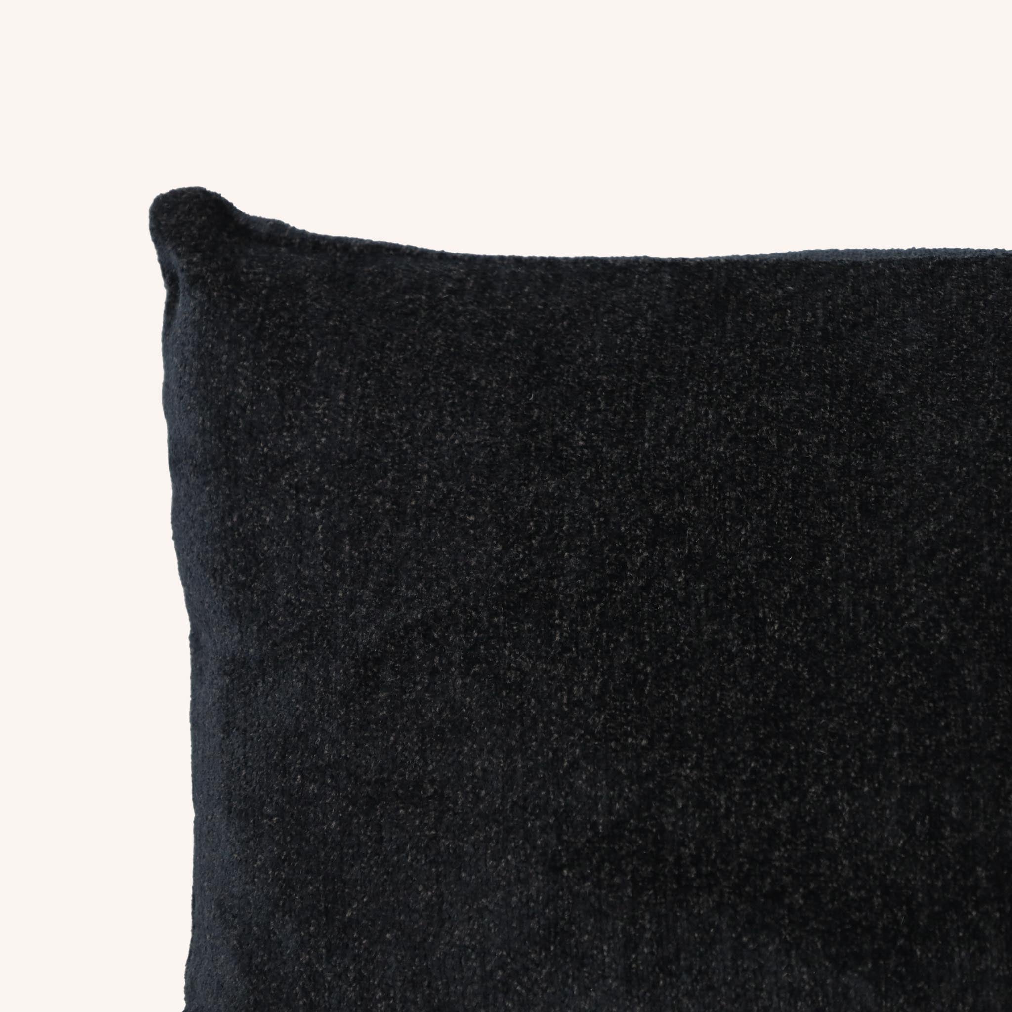 Cojín Rectangular Deondri - GRIS OSCURO