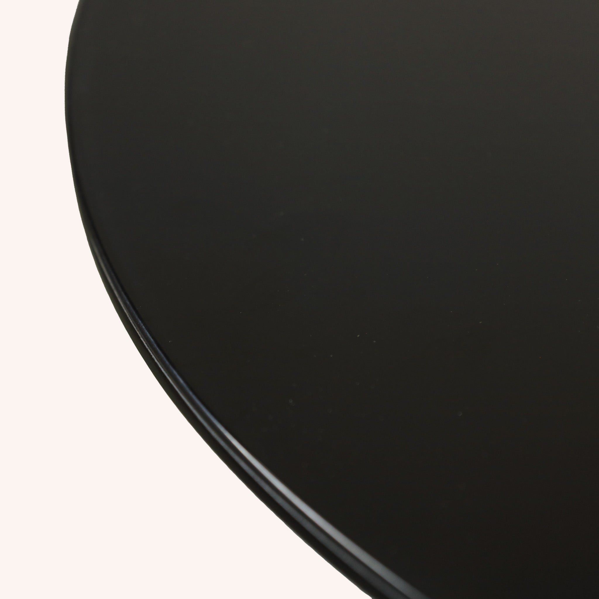 Mesa de Comedor Ovalada Verona - NEGRO